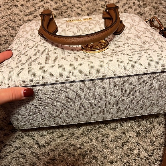 Micheal Kors  brown/cream purse - Picture 5 of 6